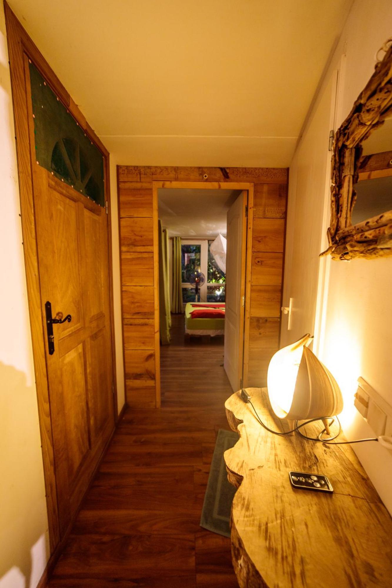 Villa Martinique Treehouse Canton Suisse Exterior foto