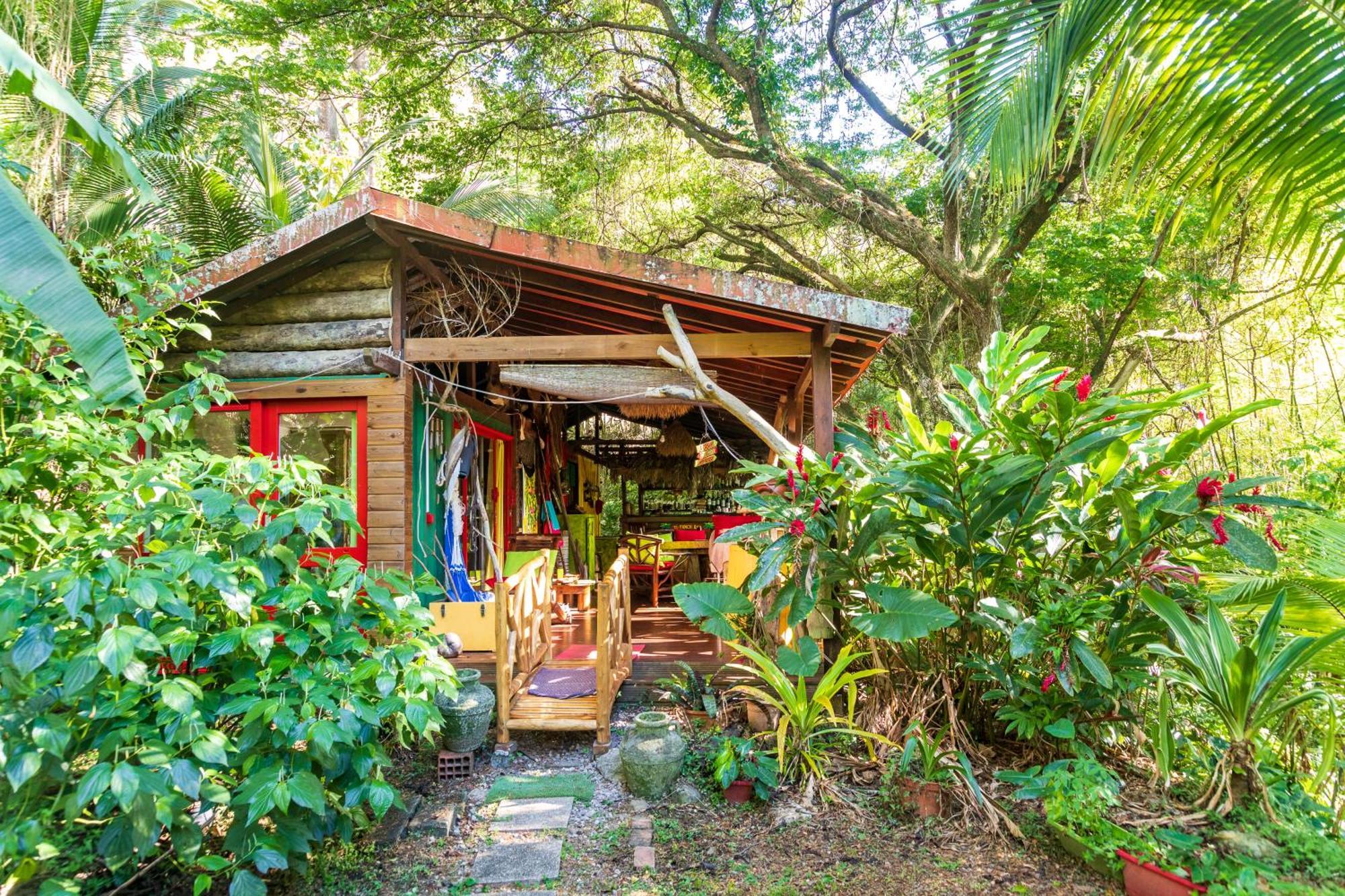 Villa Martinique Treehouse Canton Suisse Exterior foto