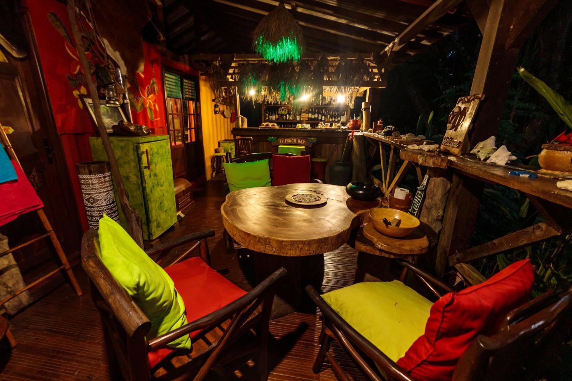 Villa Martinique Treehouse Canton Suisse Exterior foto