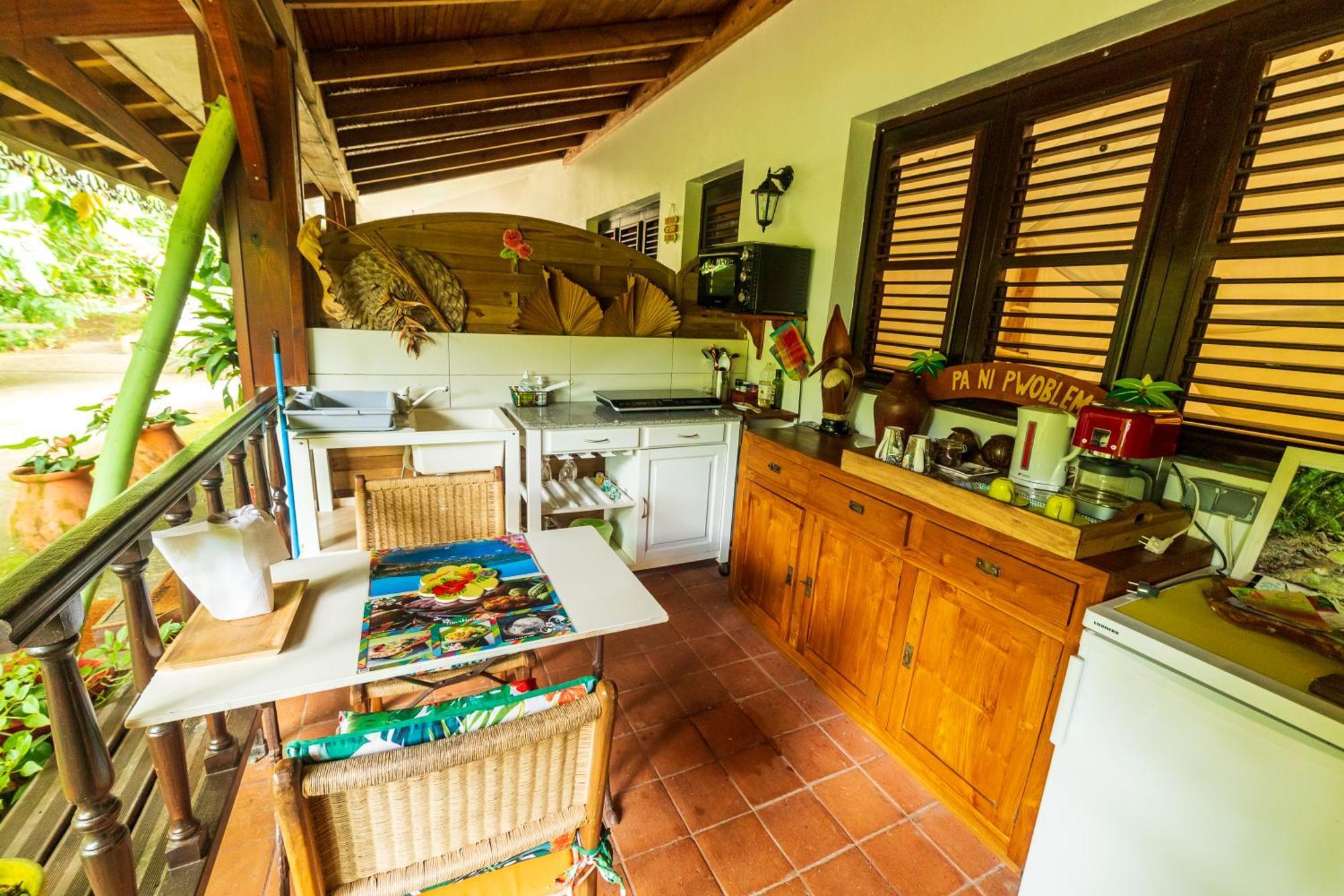 Villa Martinique Treehouse Canton Suisse Exterior foto